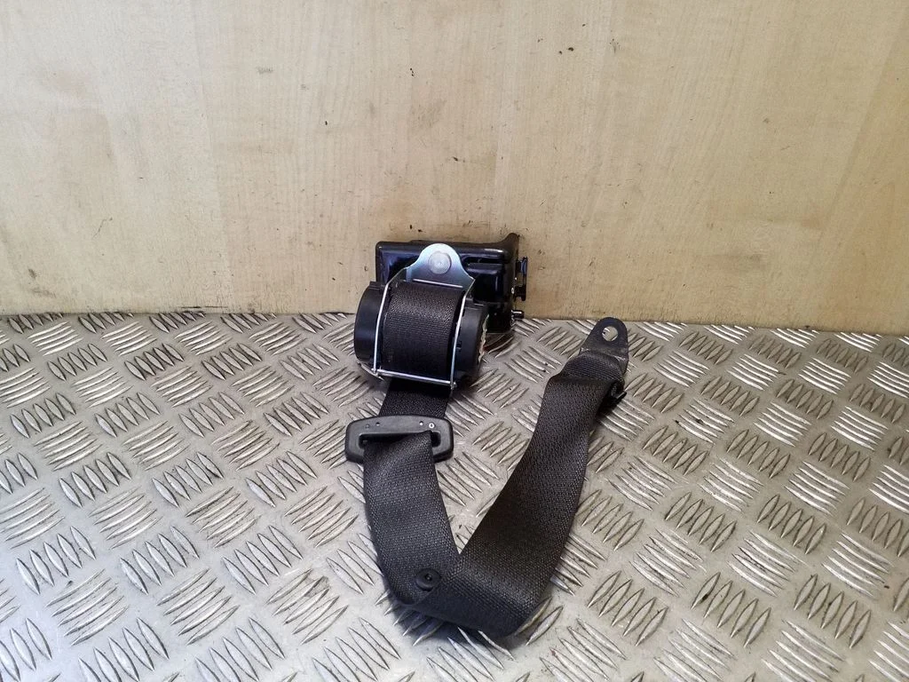 Rear seatbelt – Opel Astra H (2004-2012)