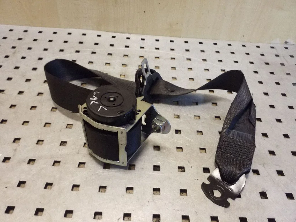 Tagumine turvavöö 13290256