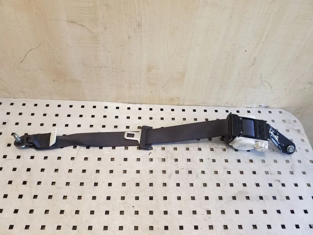 Rear seatbelt – Honda Accord (2008-2016)