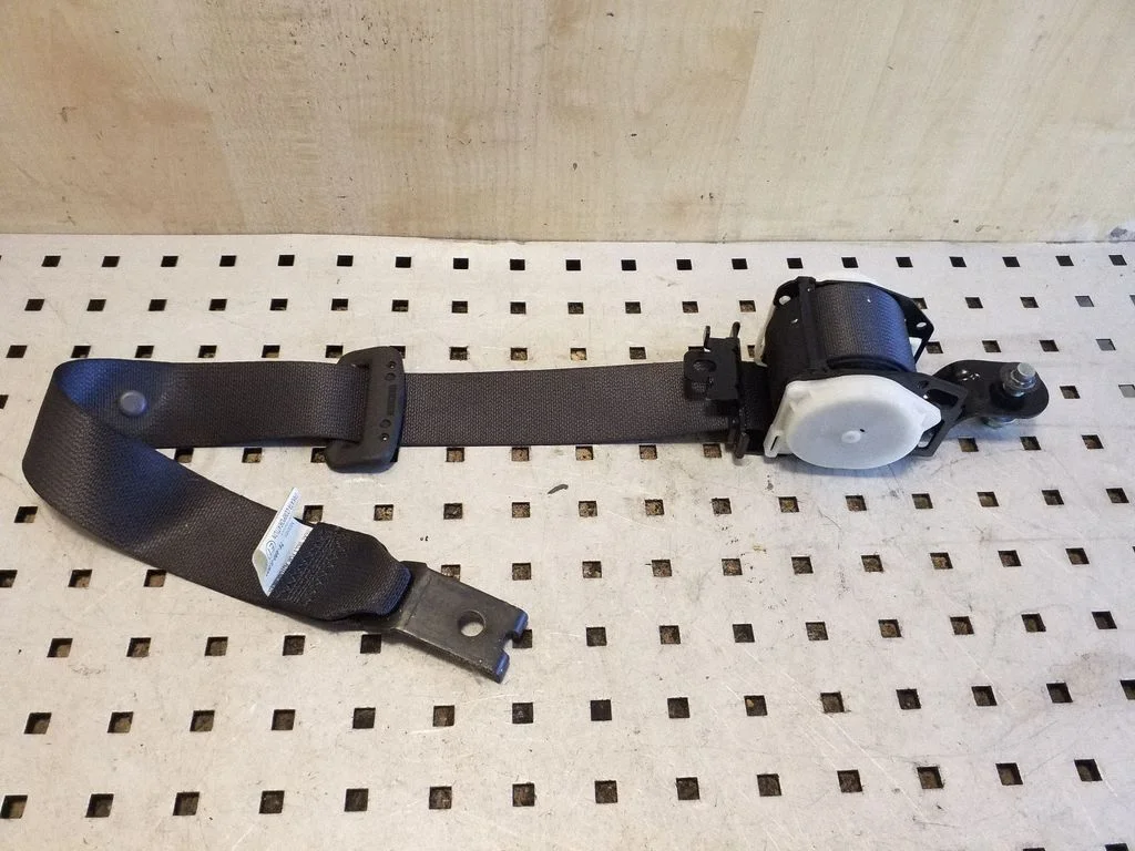 Tagumine turvavöö TKAB0EJ527