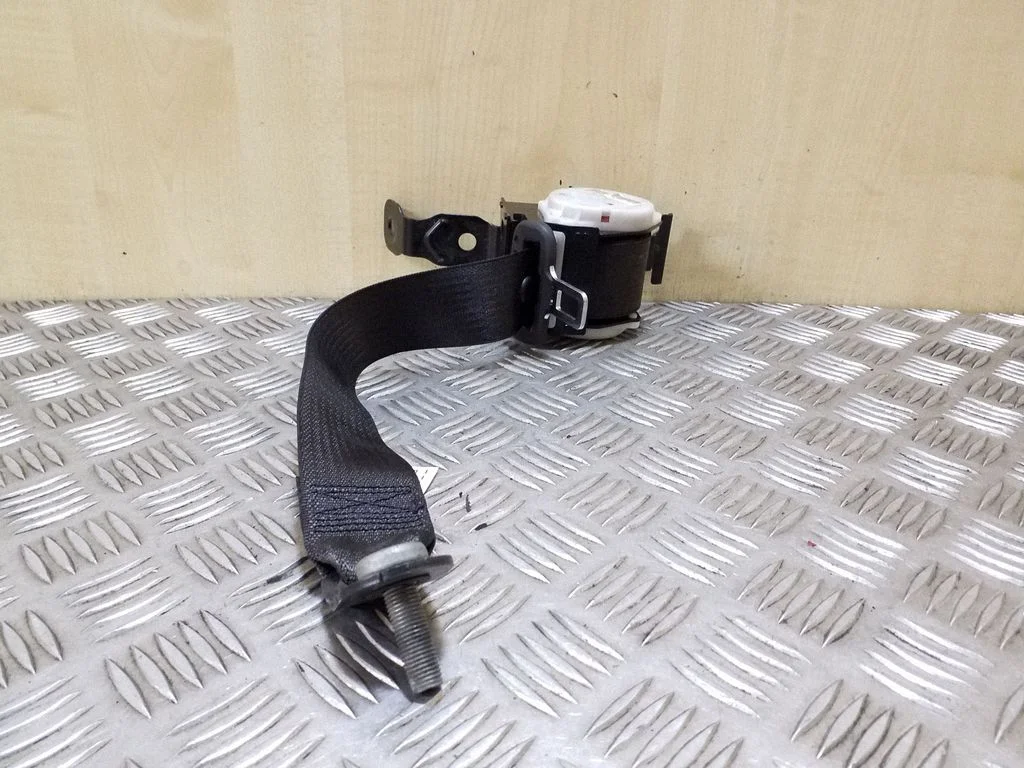 Rear seatbelt 13288436