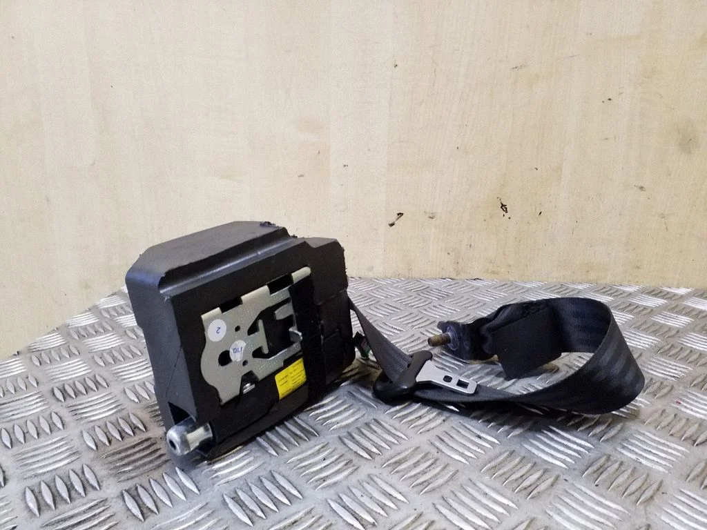 Rear seatbelt – Volvo XC60 (2009-2013)