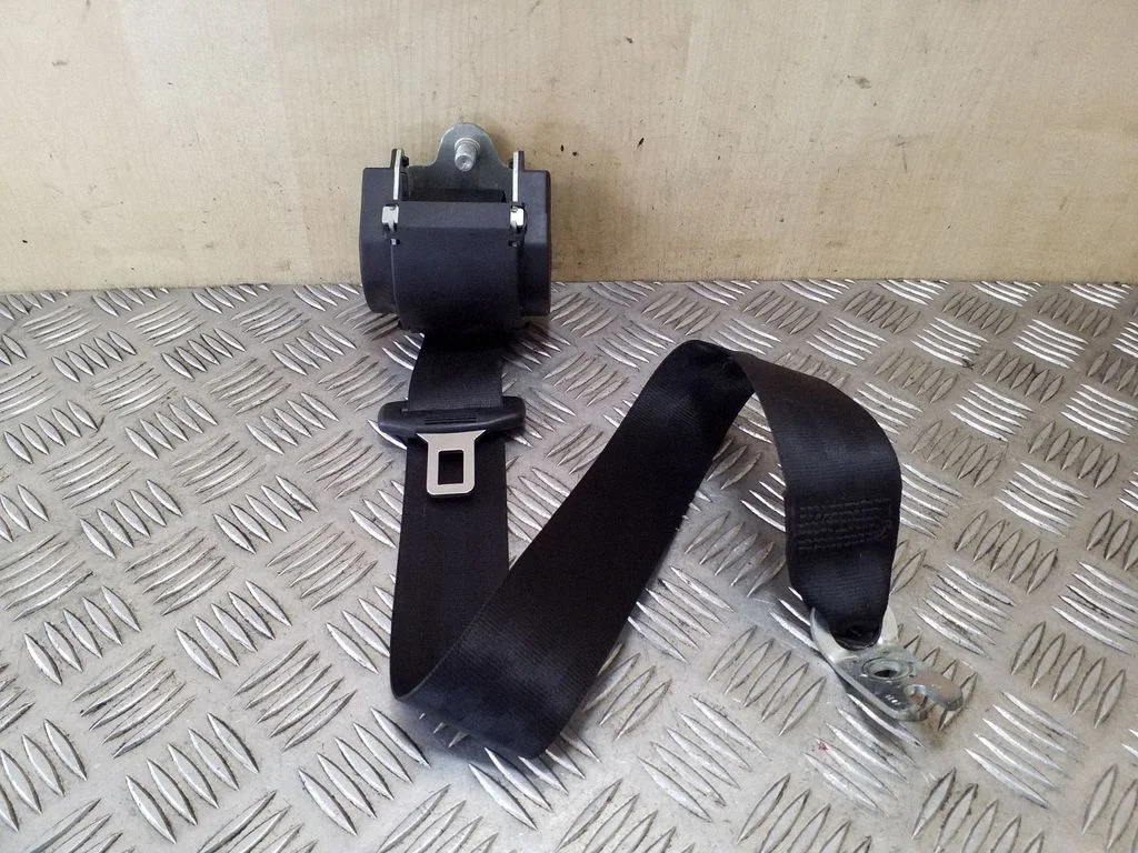 Aizmugurējā drošības josta 8K0857805P