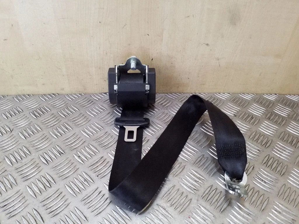 Aizmugurējā drošības josta 8K0857805P