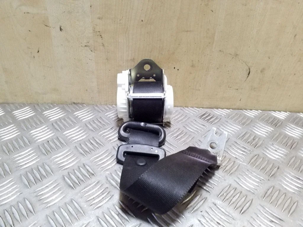 Tagumine turvavöö 6G9N611B68CEW
