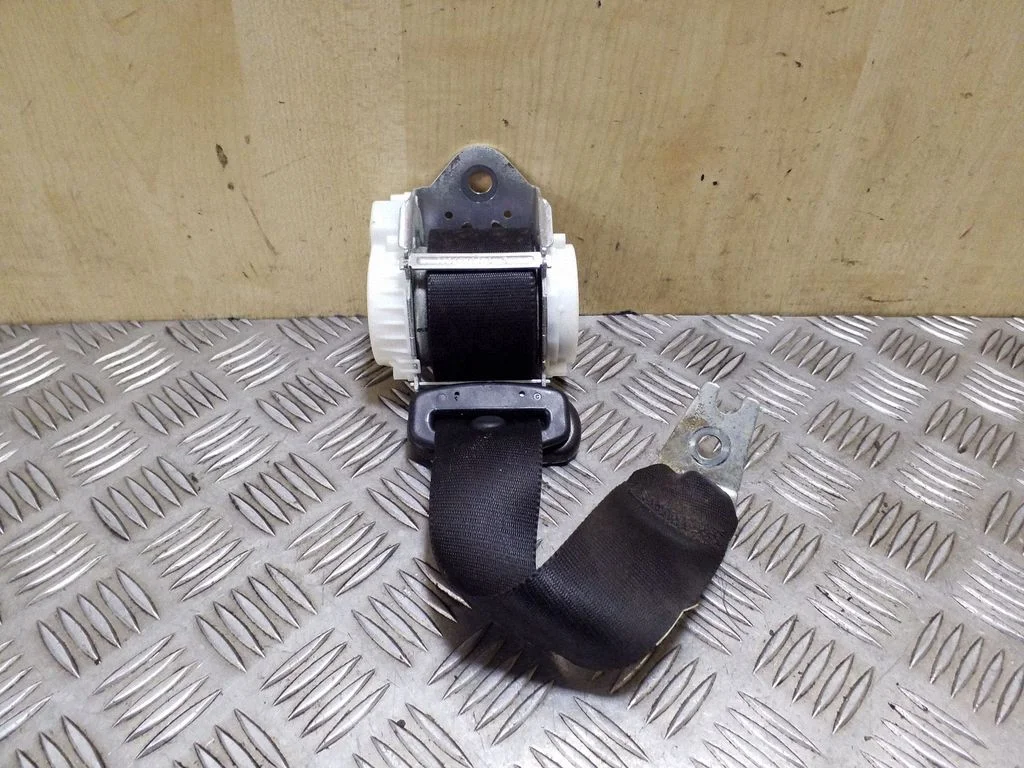 Aizmugurējā drošības josta 6G9N611B68CDW