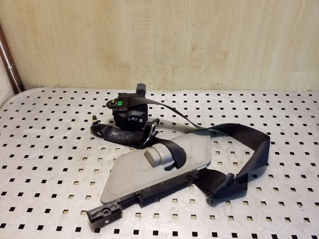 Rear seatbelt 97142323