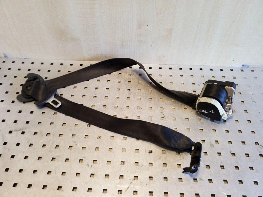 Rear seatbelt 1T0857805B