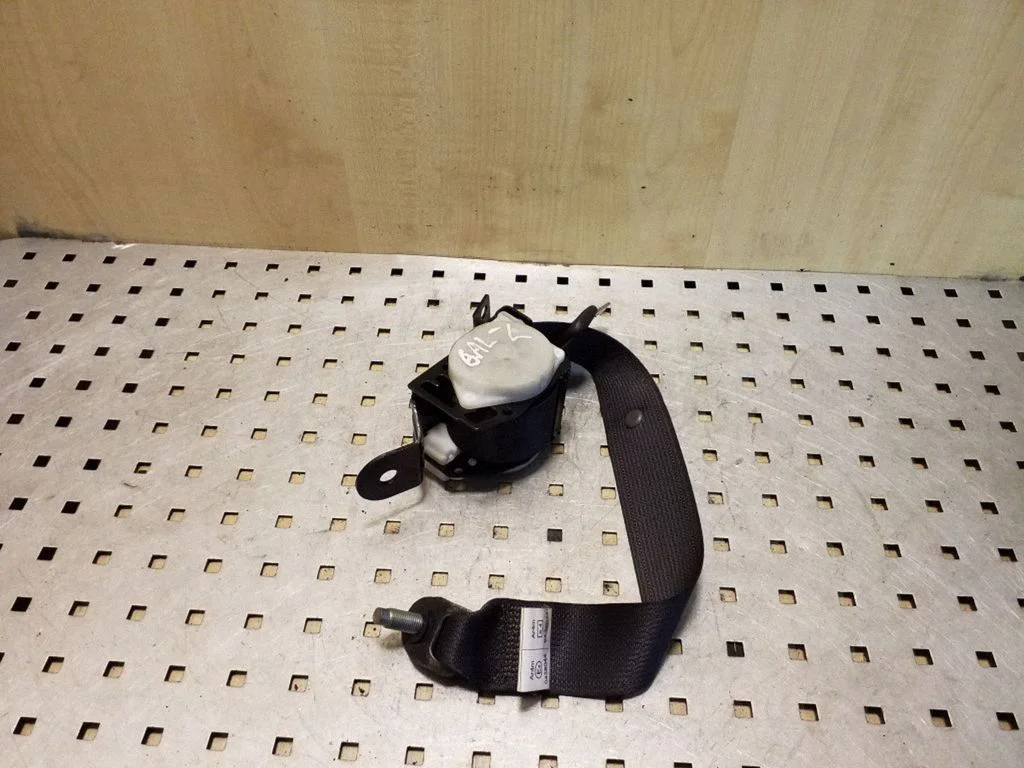 Rear seatbelt – Honda Accord (2008-2016)