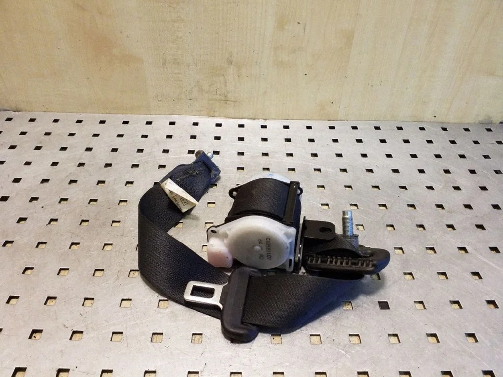 Tagumine turvavöö C70581L07