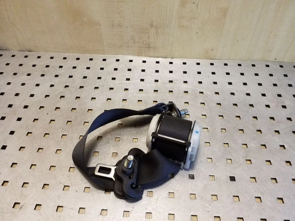 Tagumine turvavöö C70580R07