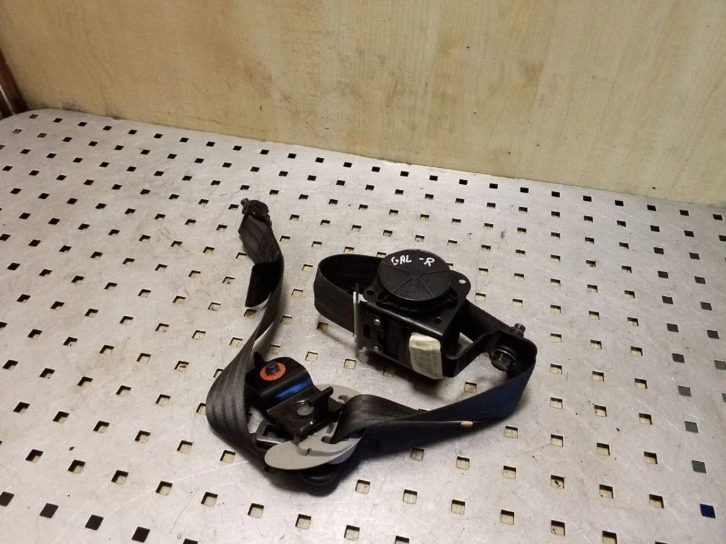 Rear seatbelt 898203U200ED