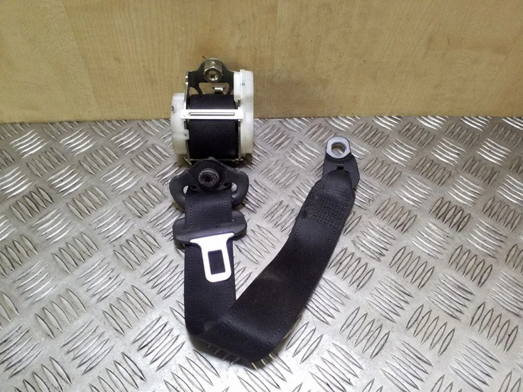 Aizmugurējā drošības josta 09185517N