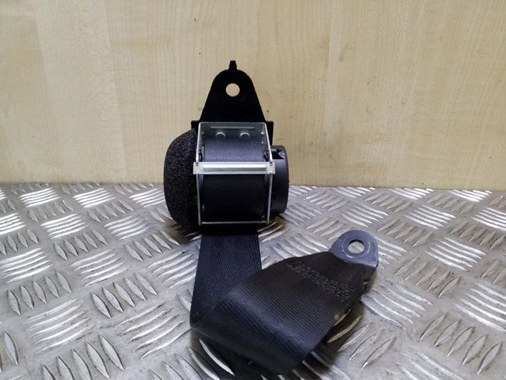 Rear seatbelt 7336005180