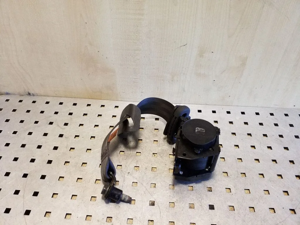 Rear seatbelt 96474688