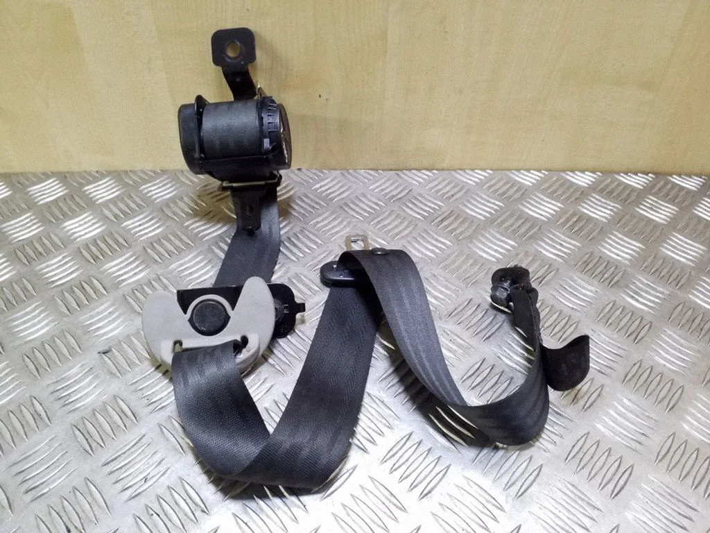 Tagumine turvavöö 898103U200ED