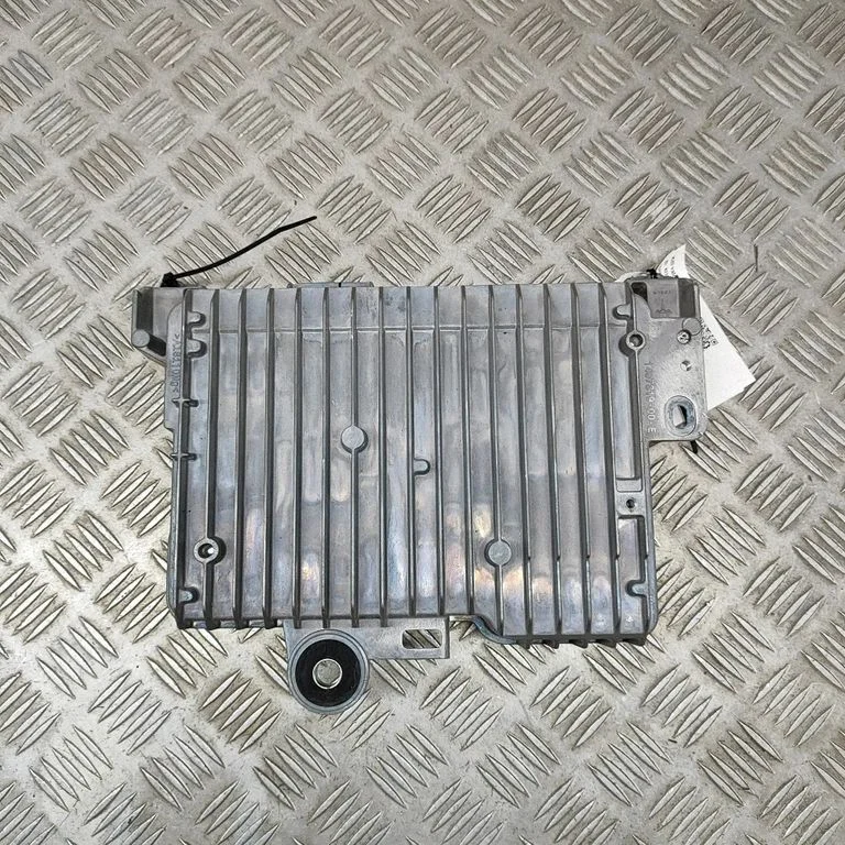 Virsbūves modulis – Tesla Model Y (2020-)