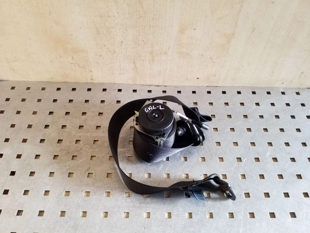 Tagumine turvavöö 619227900C
