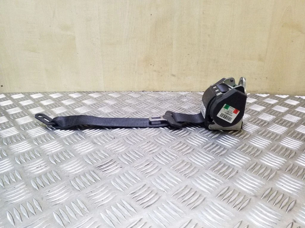 Aizmugurējā drošības josta – BMW 3. sērija E90 E91 (2005-2012)