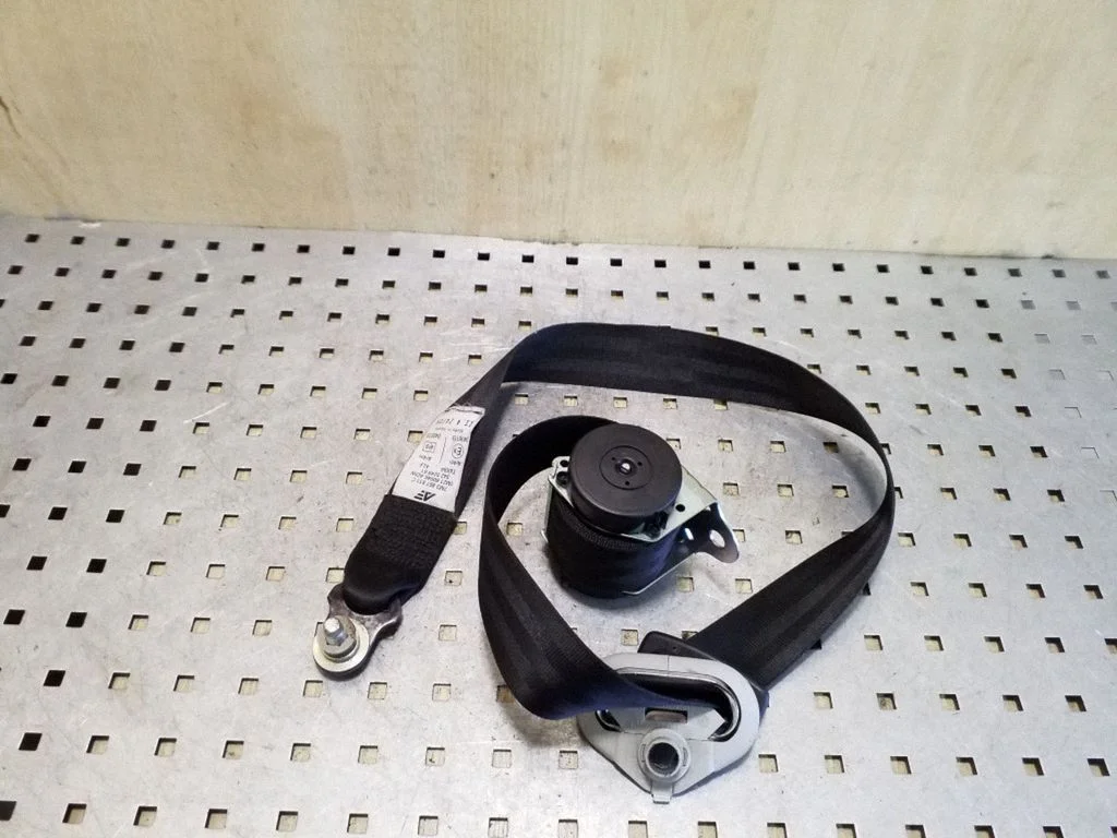 Rear seatbelt – Seat Alhambra (Mk1) (1996-2010)