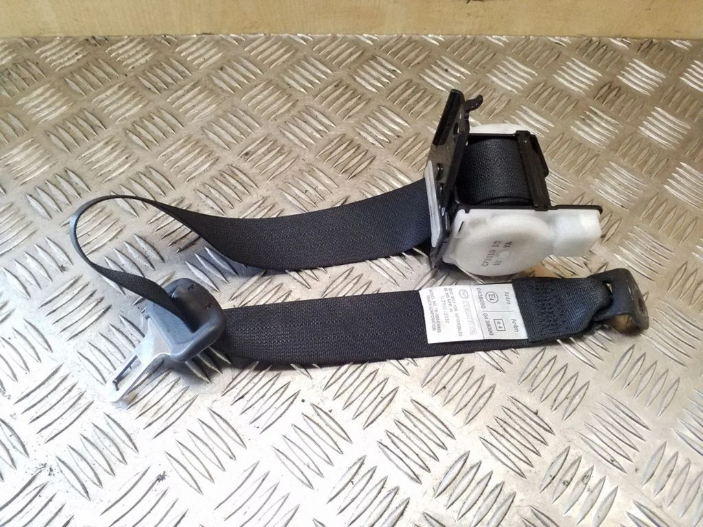 Rear seatbelt C7101910 – Mazda 3 II (2009-2013)