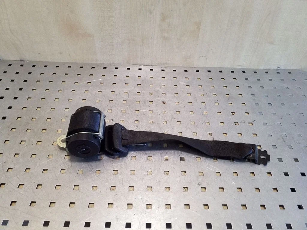 Rear seatbelt 13243066