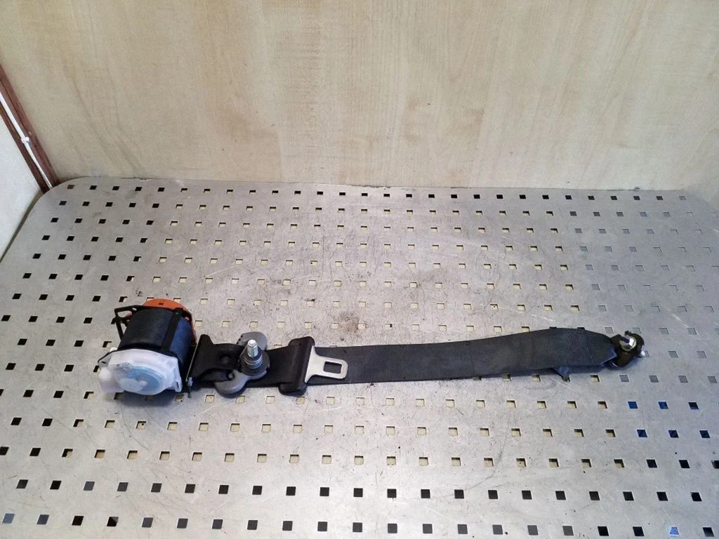 Rear seatbelt TEAB0EJ010