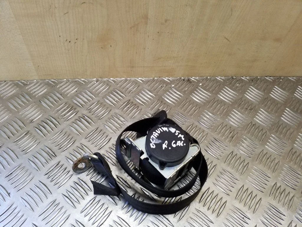 Rear seatbelt – Skoda Octavia Mk2 (1Z) (2004-2013)