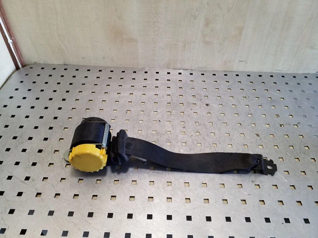 Rear seatbelt 93335120