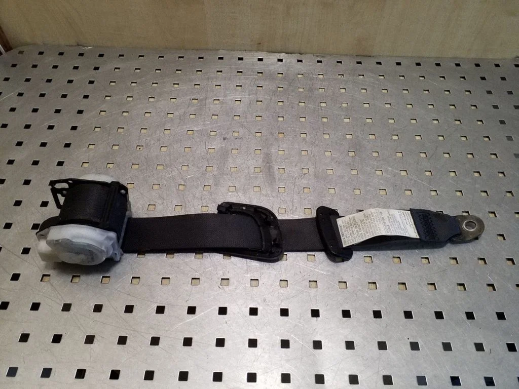 Rear seatbelt TKAB0ES108