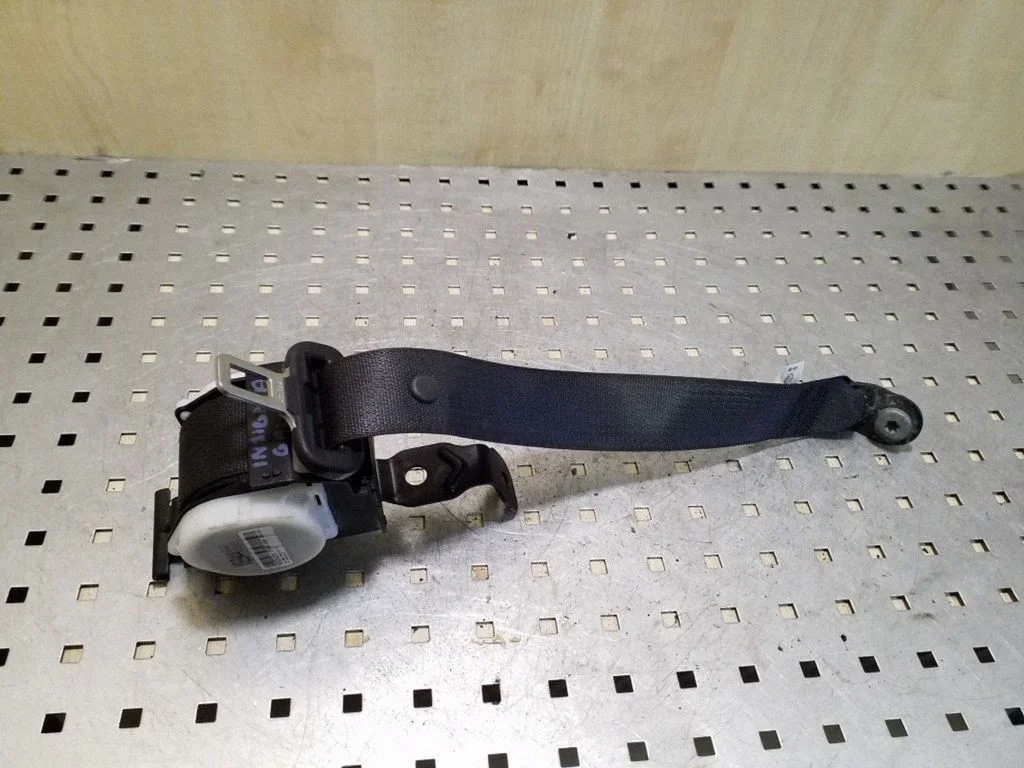 Rear seatbelt 13288436