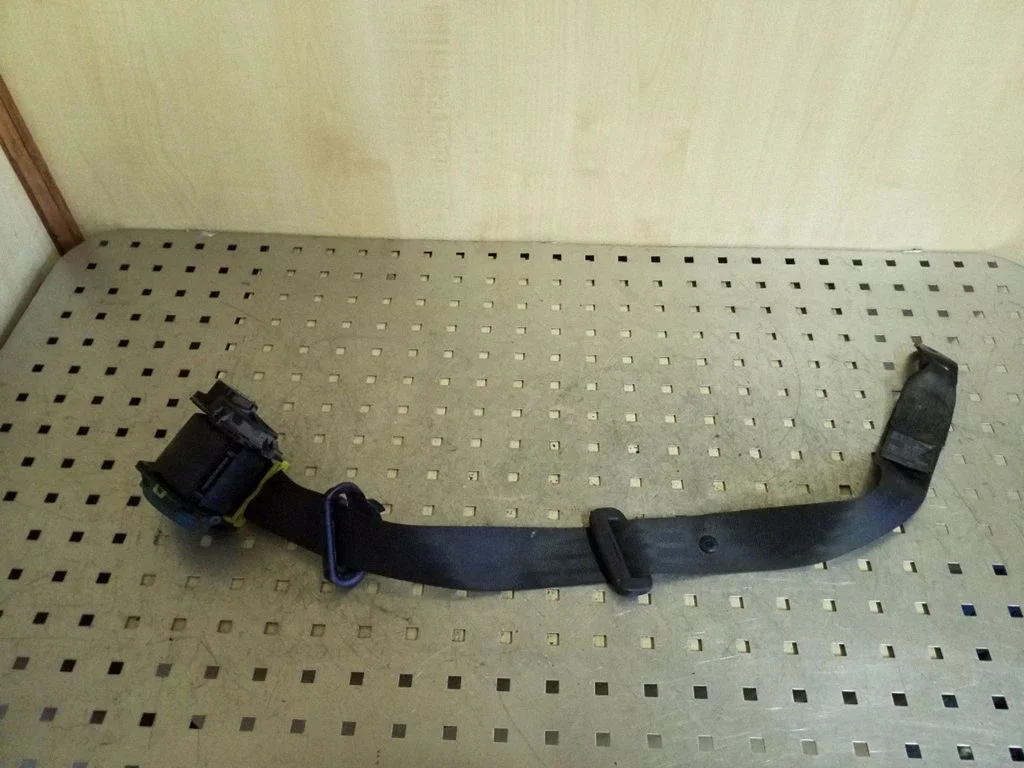 Rear seatbelt 898201W100HCS