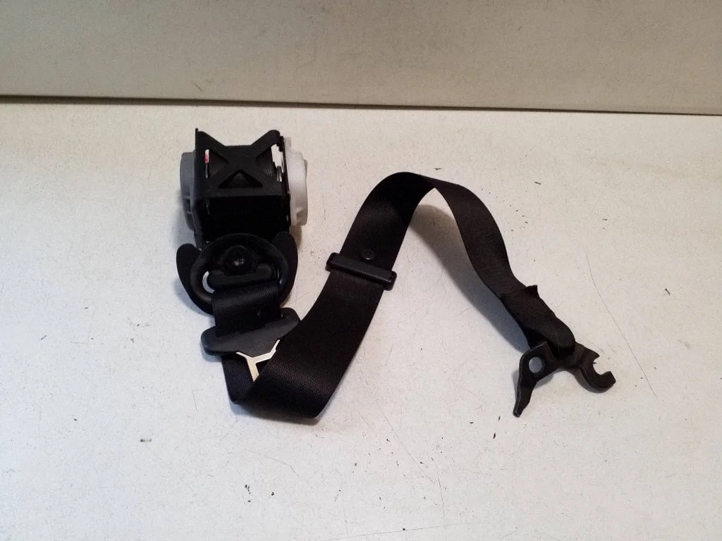 Front seatbelt – BMW X3 F25 (2010-2017)