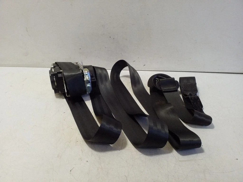 Front seatbelt 3G0857737