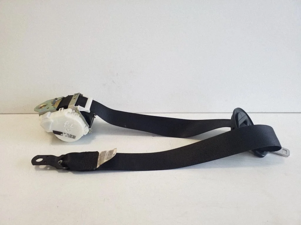 Front seatbelt 33033301