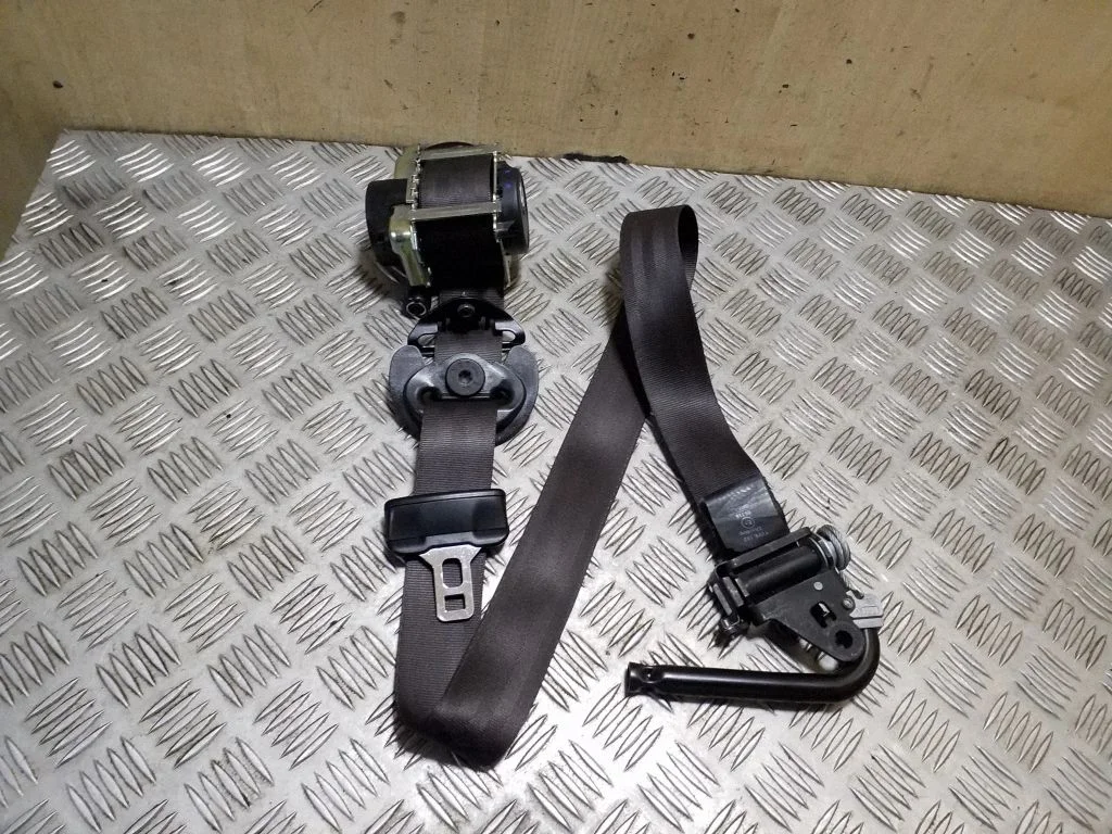 Front seatbelt CPLA611B08LA