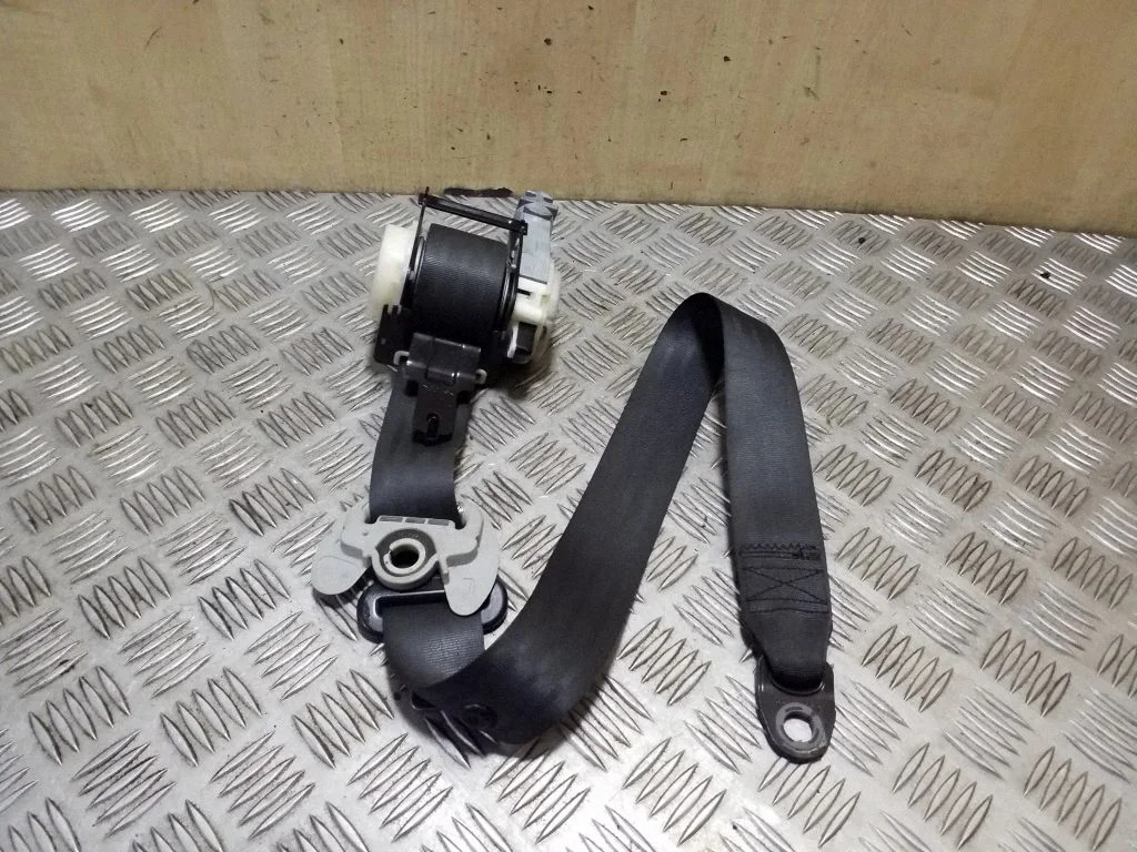 Front seatbelt 888102Y2109P