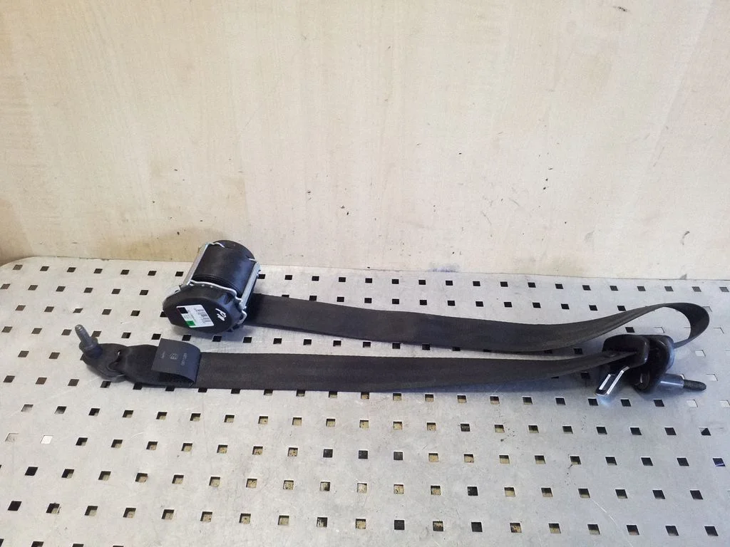 Front seatbelt 868845972R