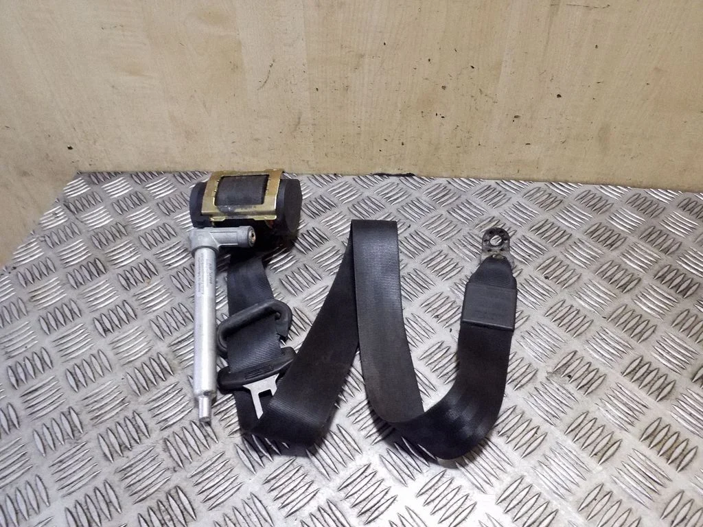 Front seatbelt 4A0857705AF