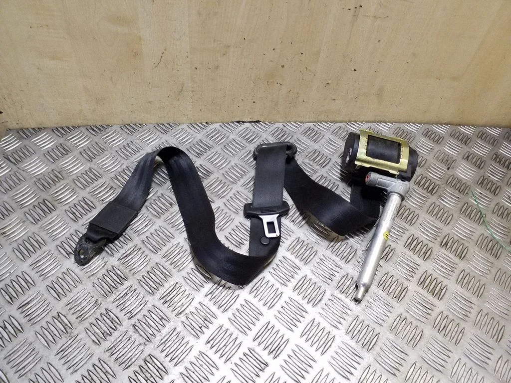 Front seatbelt 4A0857706AE