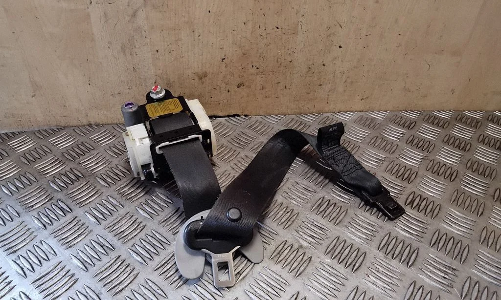 Front seatbelt 888202Y200