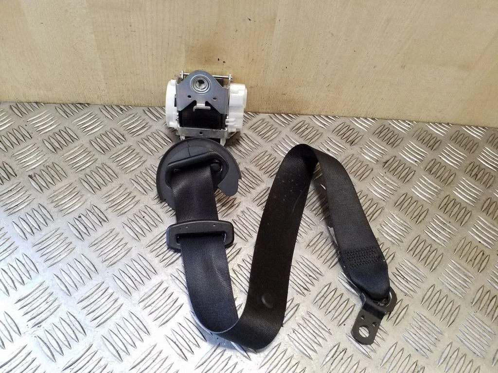 Front seatbelt S2344835801G