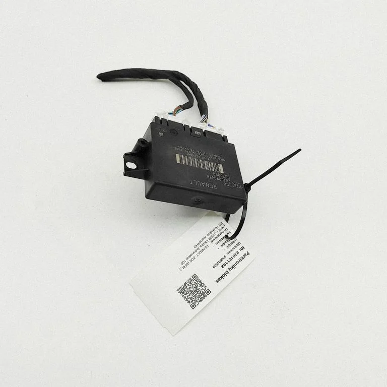 Parkošanās (PDC) sensoru vadības bloks 284L08347R