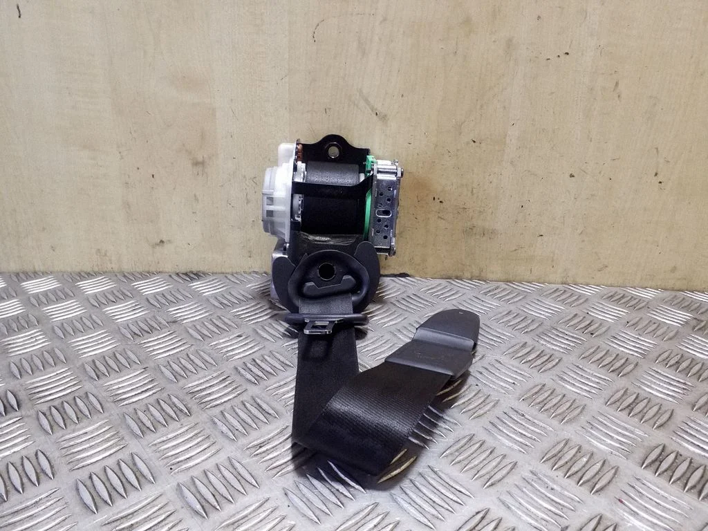 Priekšējā drošības josta 4G8857705B