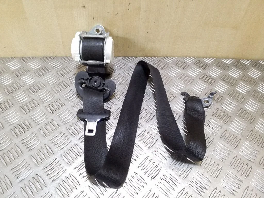 Front seatbelt 9117220