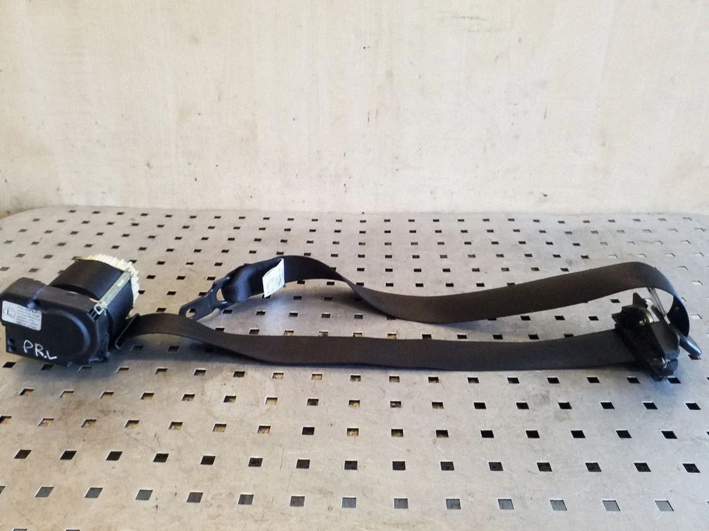 Front seatbelt 33012849