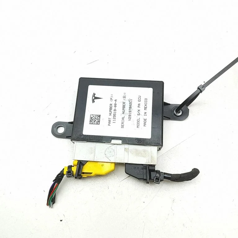 Parking PDC control unit/module – Tesla Model Y (2020-)