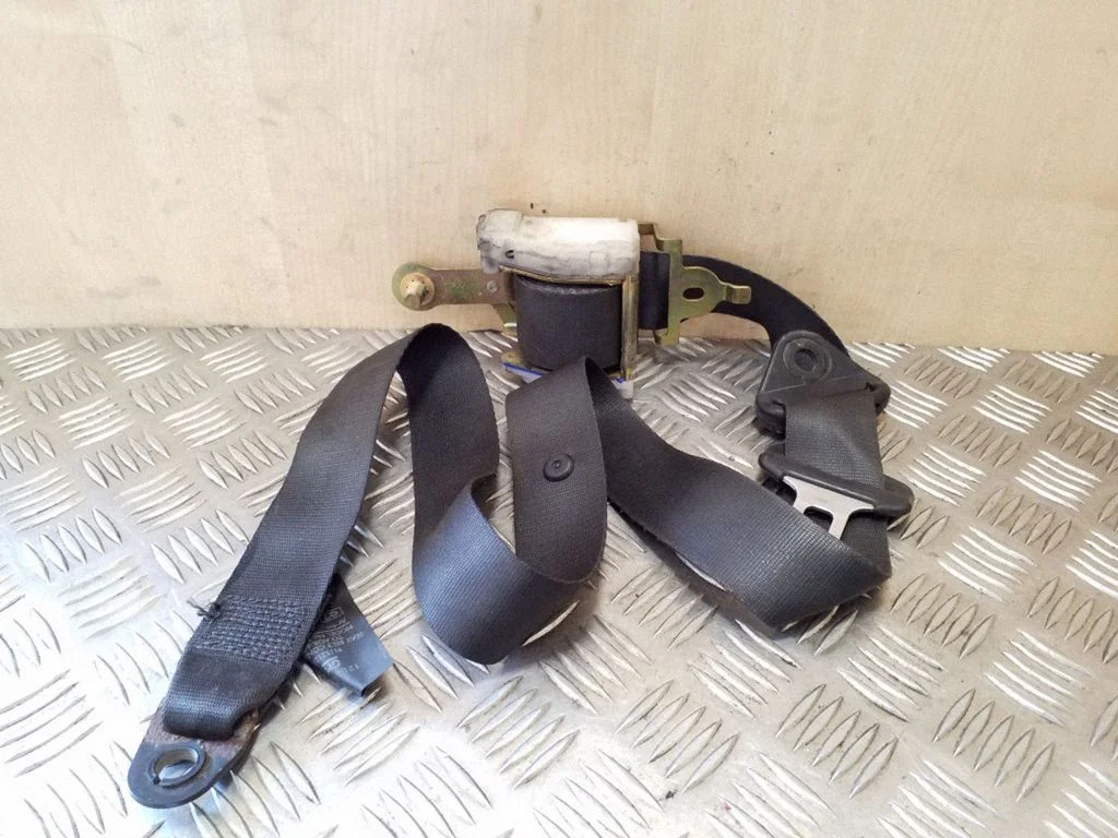Front seatbelt 91152125