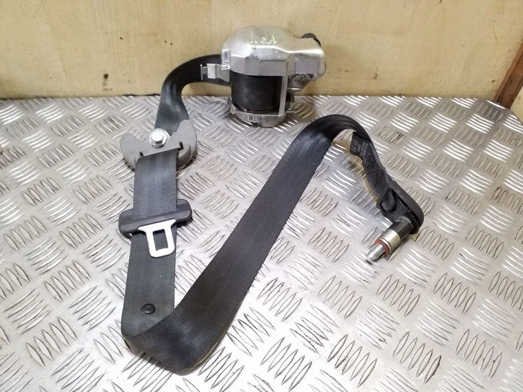 Priekšējā drošības josta 888702B200