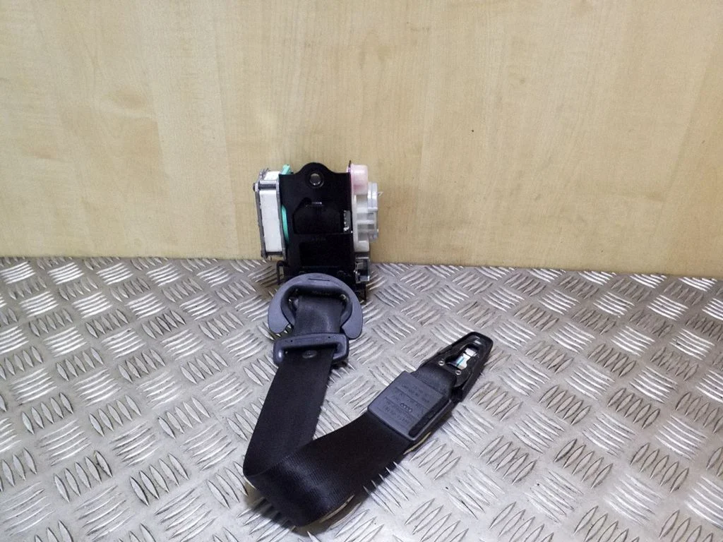 Front seatbelt – Audi A6 S6 C7 4G (2011-2018)